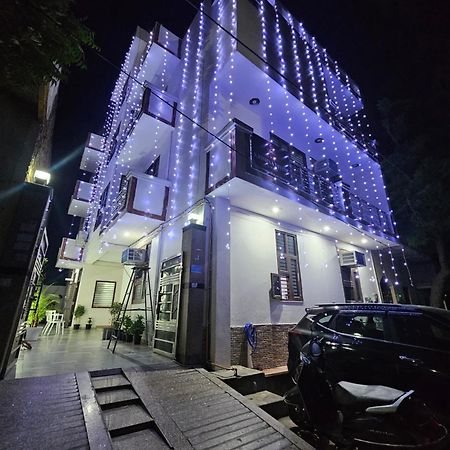 Shri Krishna Divine Dham Hotel Mathura Luaran gambar