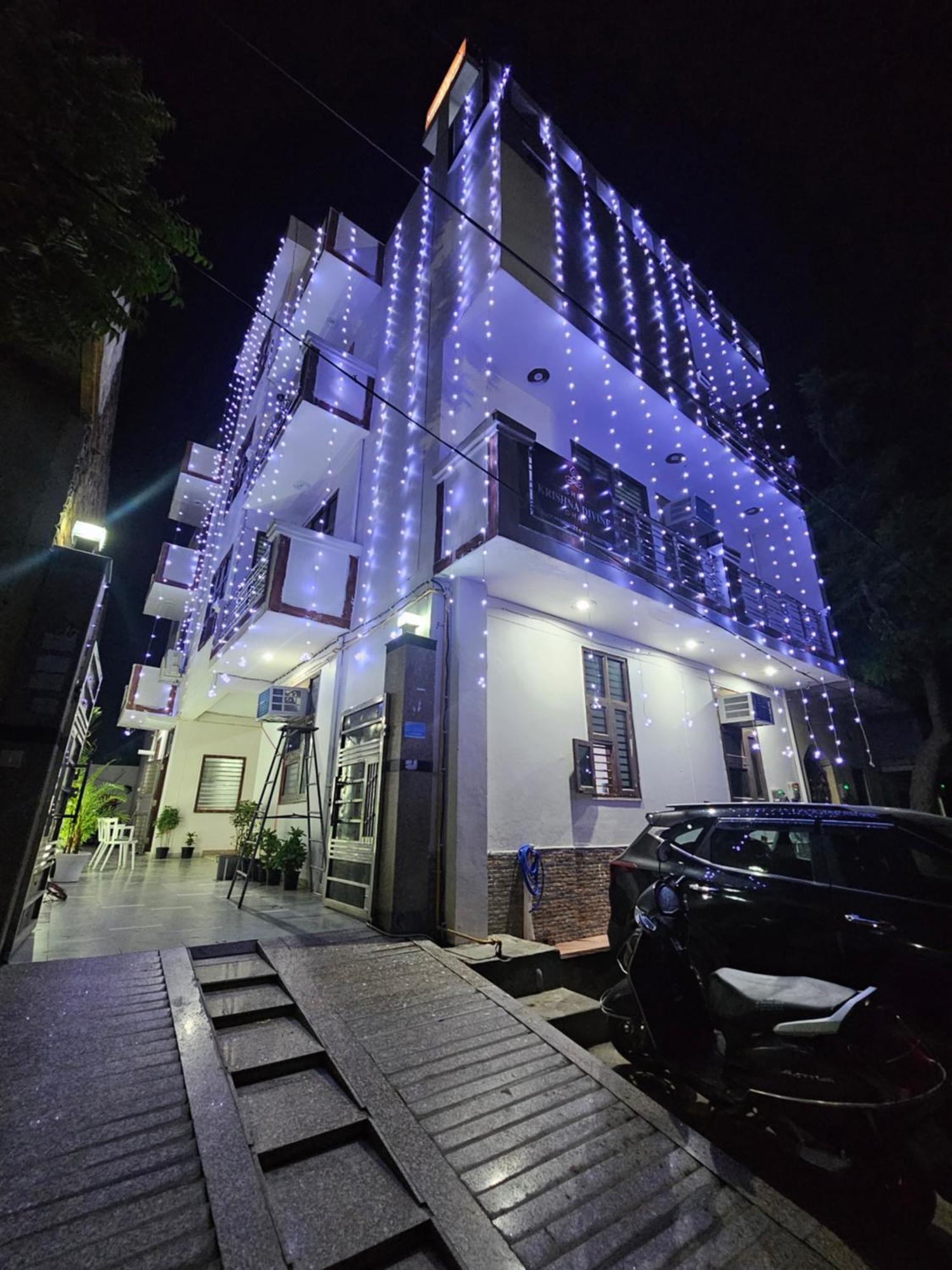 Shri Krishna Divine Dham Hotel Mathura Luaran gambar