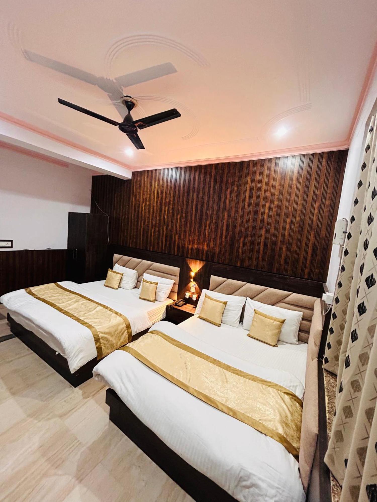 Shri Krishna Divine Dham Hotel Mathura Luaran gambar